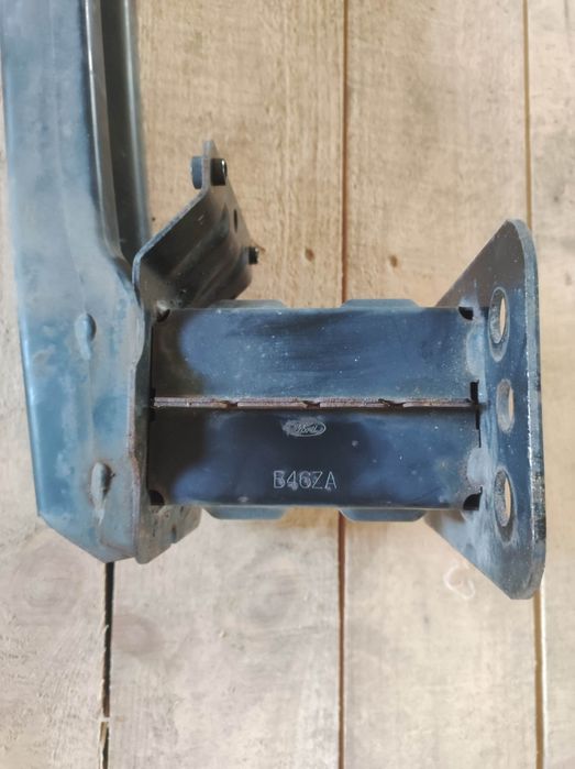 Підсилювач переднього бампера Форд Фюжен 2002-2012 (Ford Fusion)