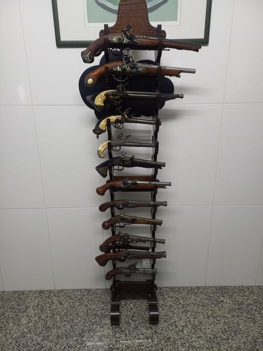 Réplicas  de armas antigas para  decoração  em ótimo  estado