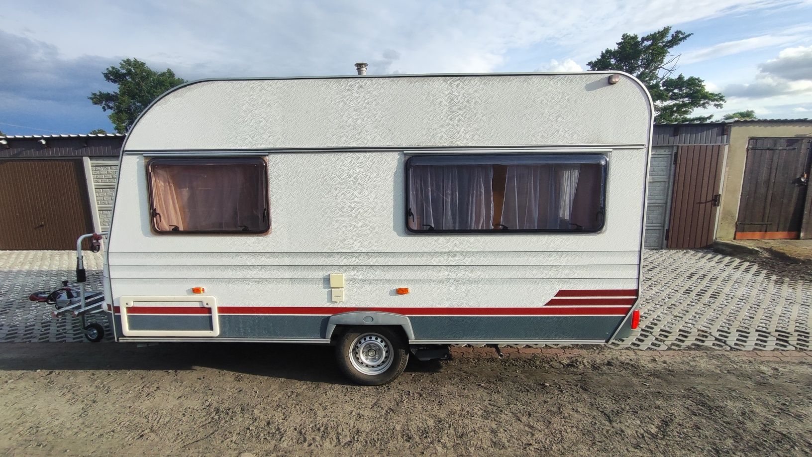 Przyczepa kempingowa Home-Car Racer 39