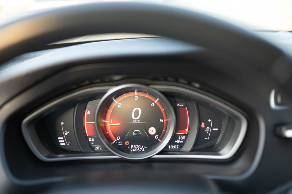 Volvo V40 D2 2017 ( 2.0cc 120 cv ) - FULL EXTRAS