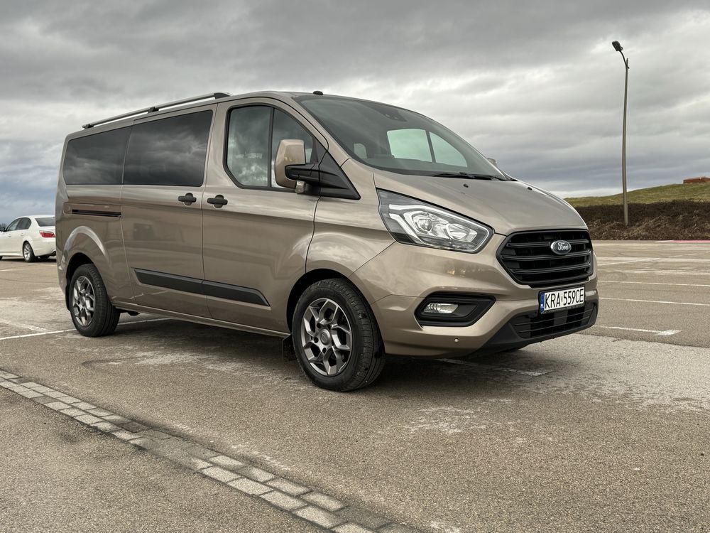 Wynajem  9 osobowego busa plus box na narty 500 l