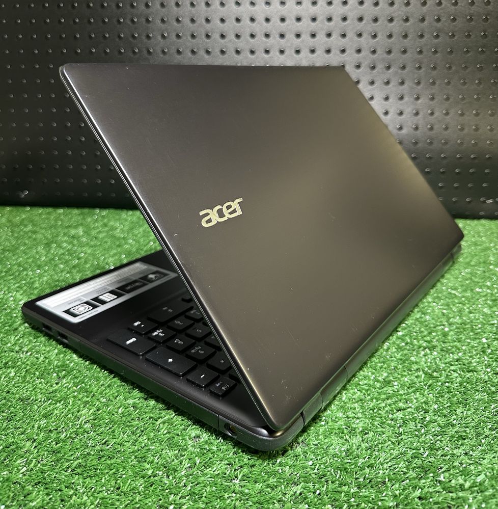 Ноутбук Acer Aspire E5-551 15.6’’ AMD A10-7300 8GB ОЗУ/ 1TB HDD r2003