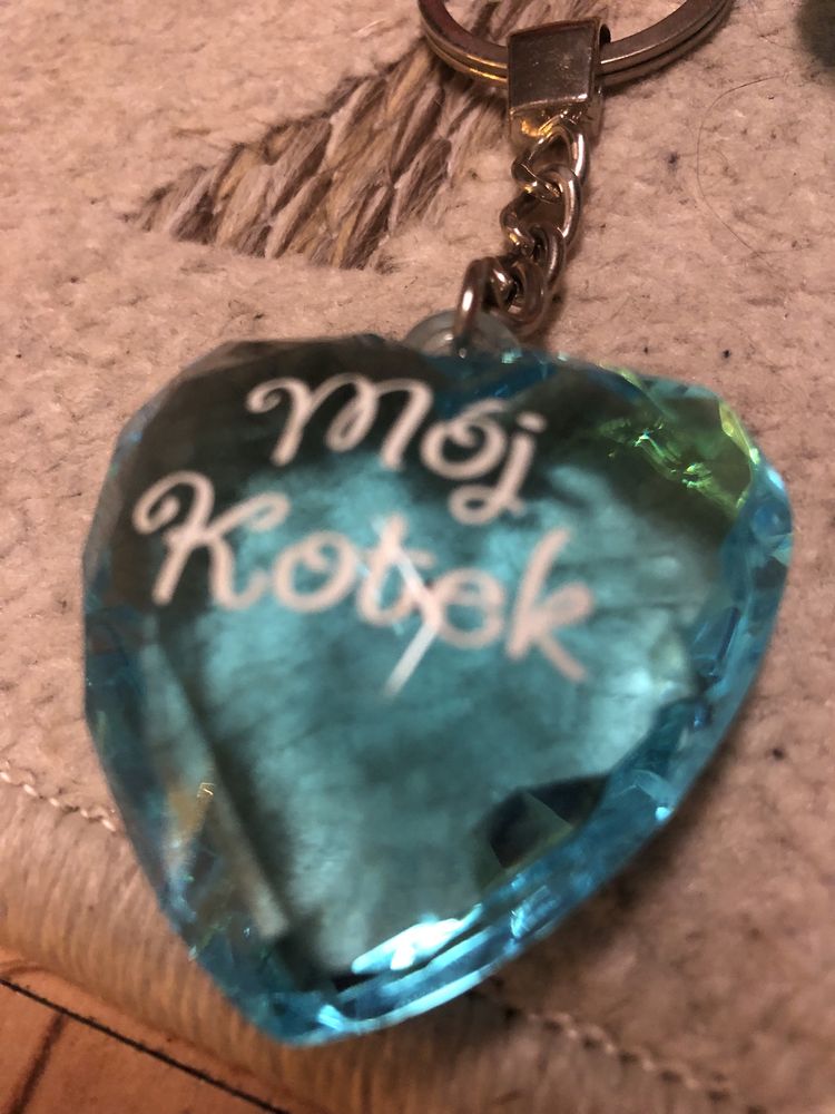 Dwa breloki z napisem moj kotek