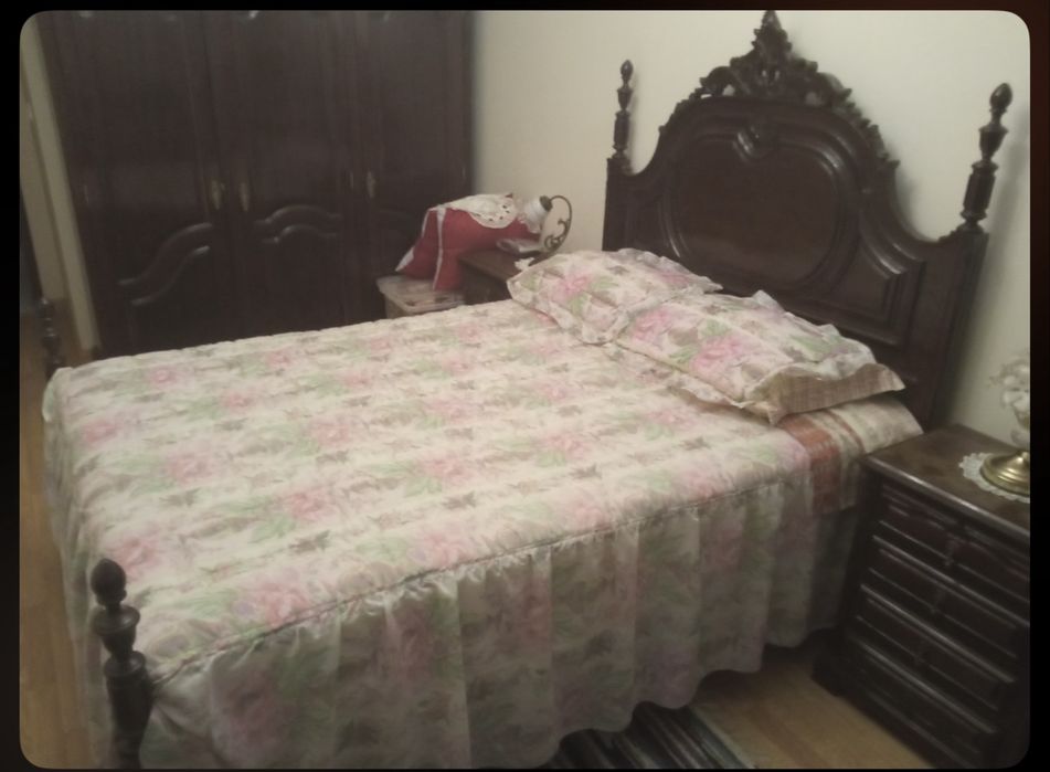 Quarto completo em madeira maciça