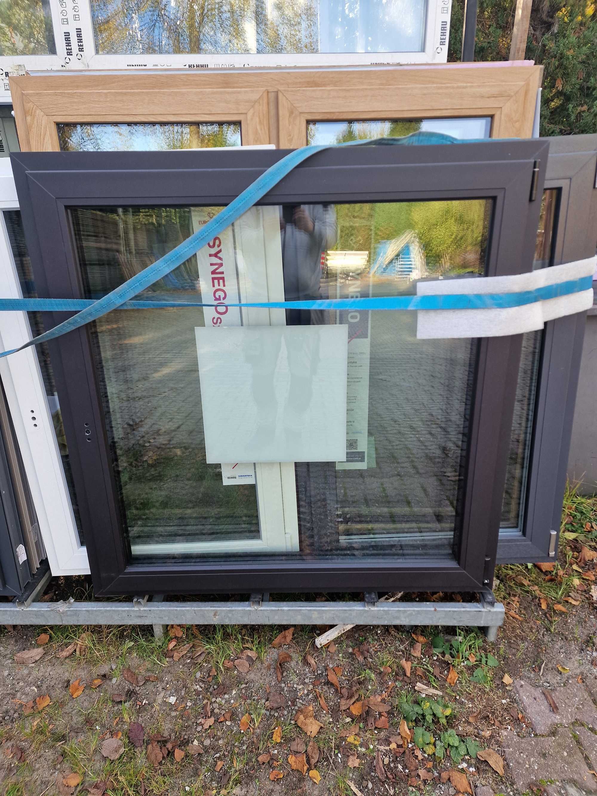 okno balkonowe pcv-czarne