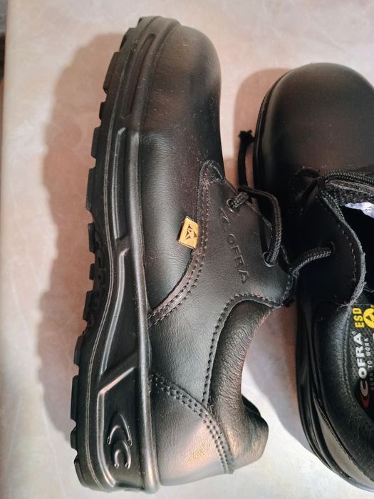Черевики робочі 37 розмір Cofra