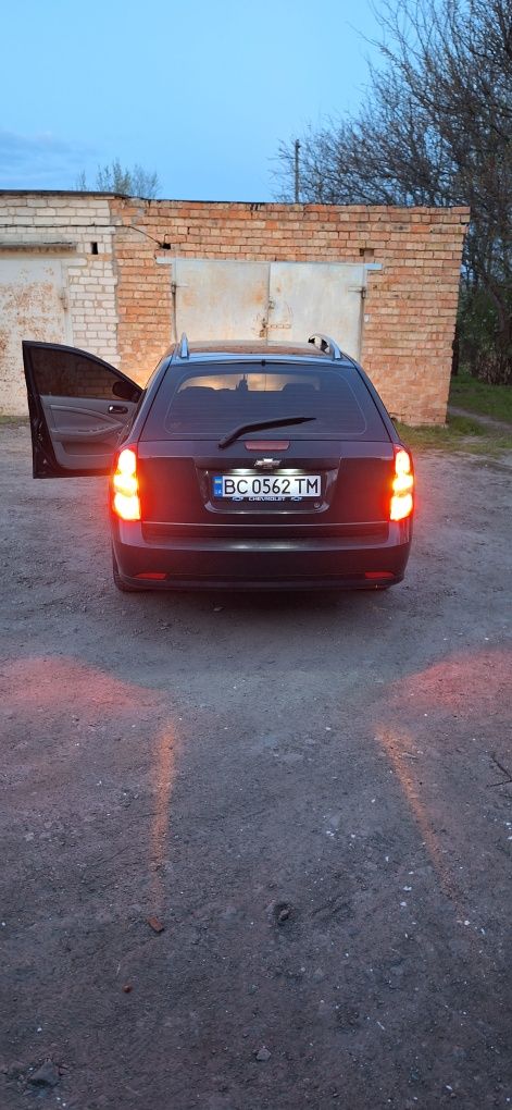 Продаеться шевролет нубіра