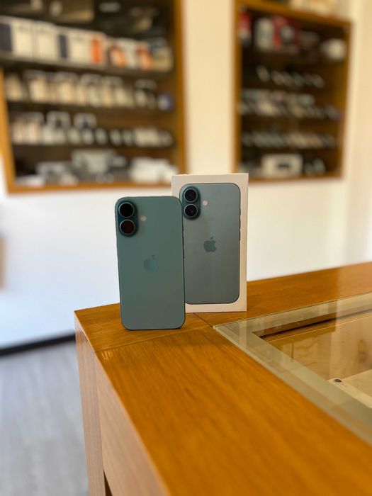 iPhone 16 128GB Green