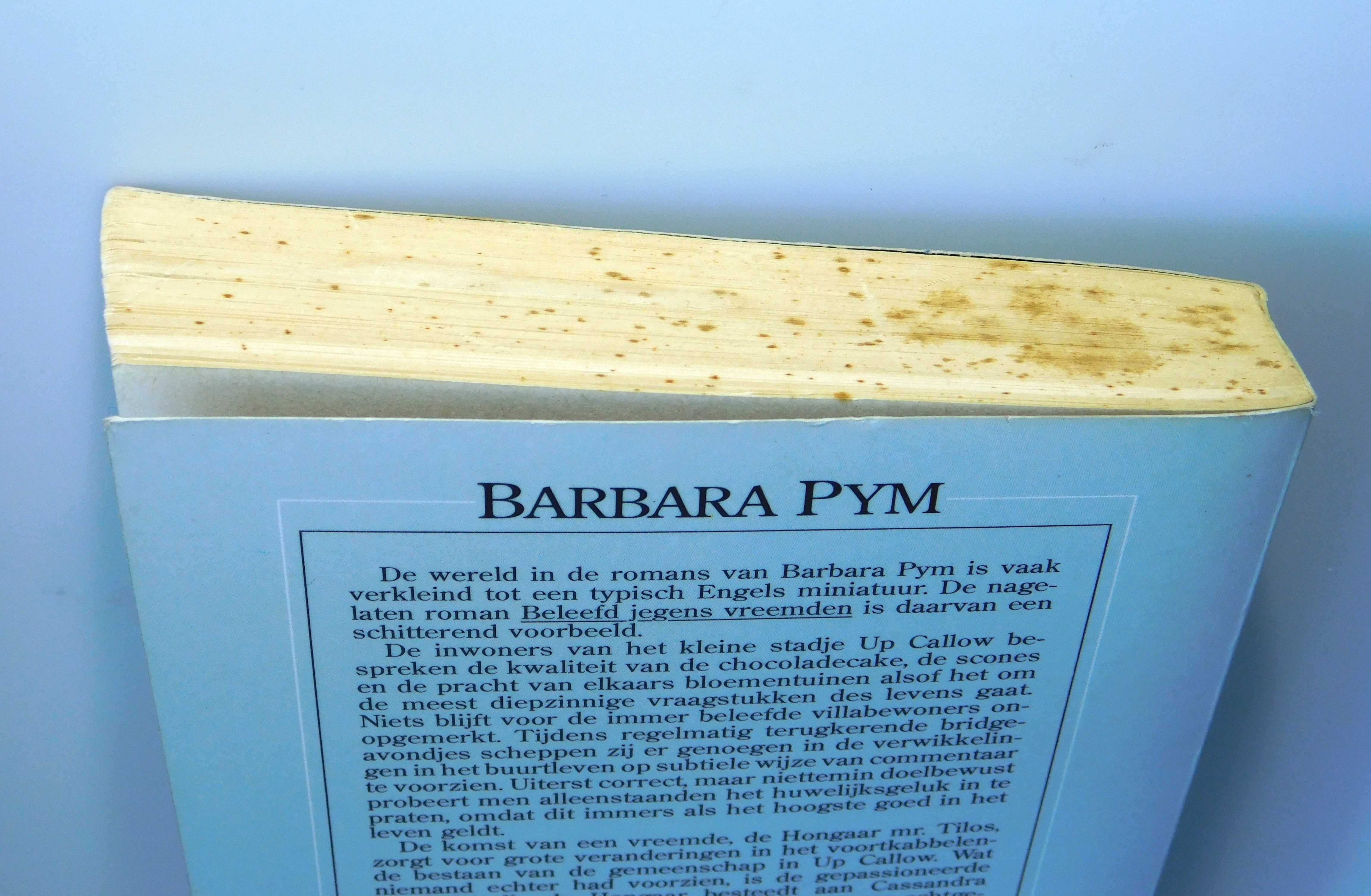 Barbara Pym Beleefd Jegens Vreemden j. niderlandzki