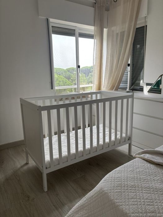 Berço ikea branco + colchao + edredao