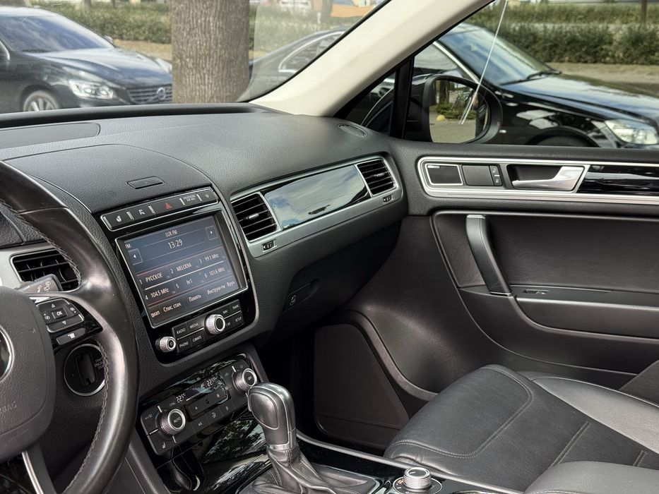 Volkswagen Touareg 2016 год, пневмо, целый, топ комплектация!