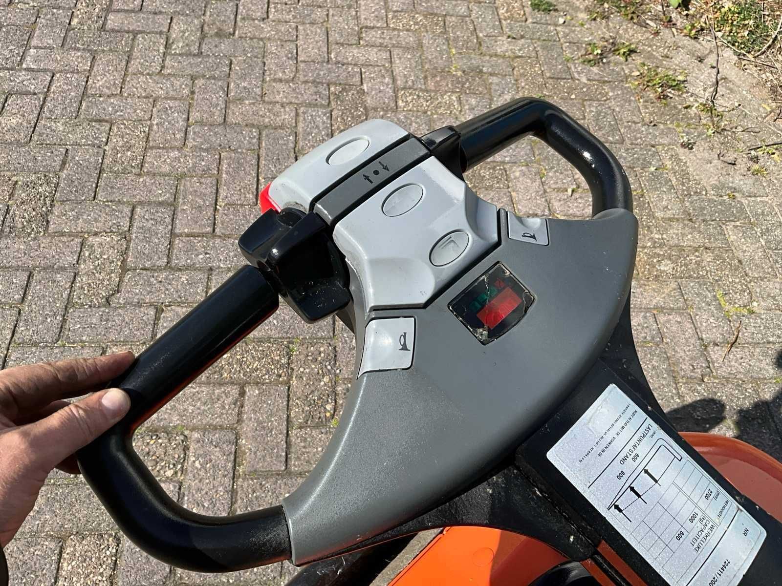 Stacker Empilhador porta paletes elétrico usado, elevação 3.2m