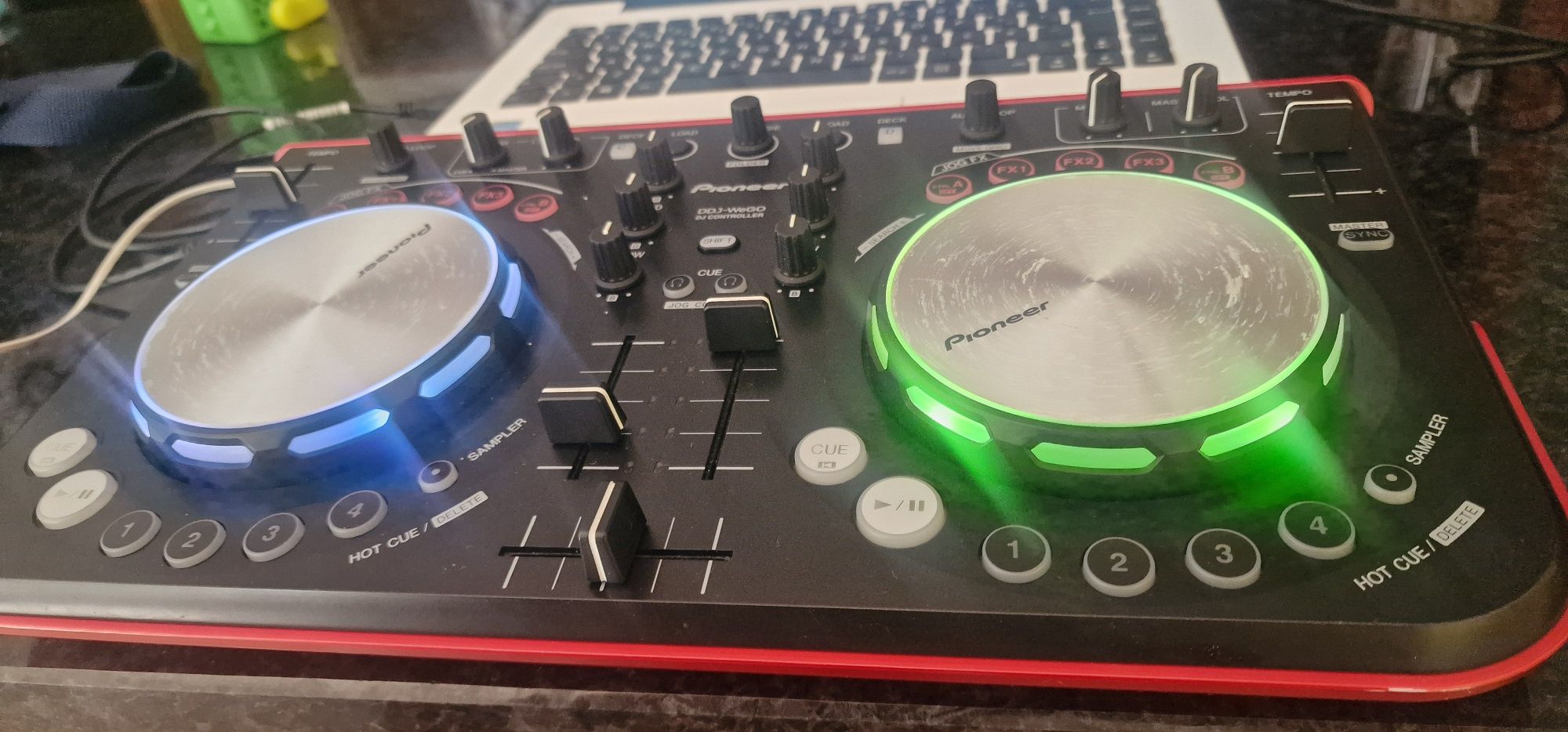 Pioneee dj wego R