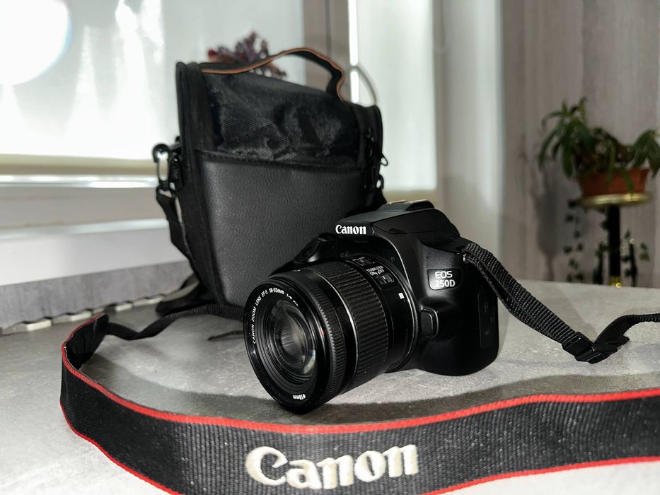 Canon EOS 250D (Rebel SL3 / Kiss X10)