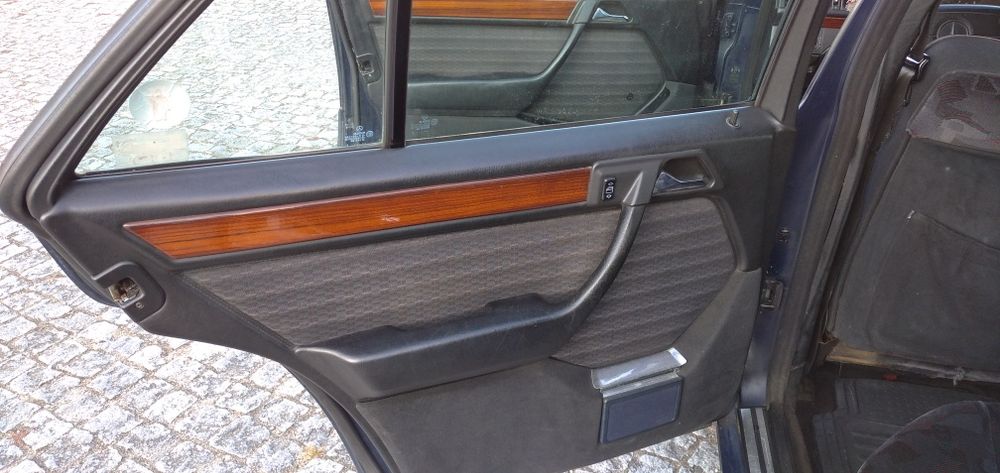 Mercedes E200 / w124