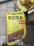 Kora sosnowa duza okolo 100 litrow