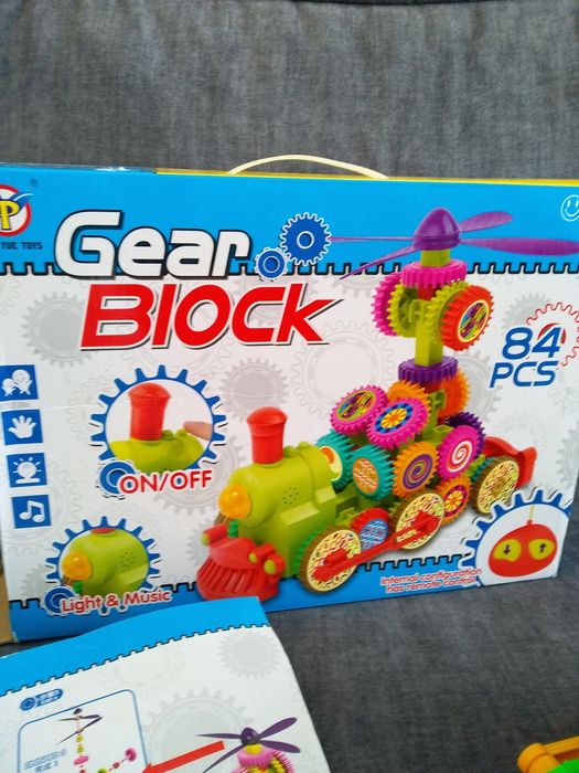 Конструктор на пульті потяг, паравозик Gear Block