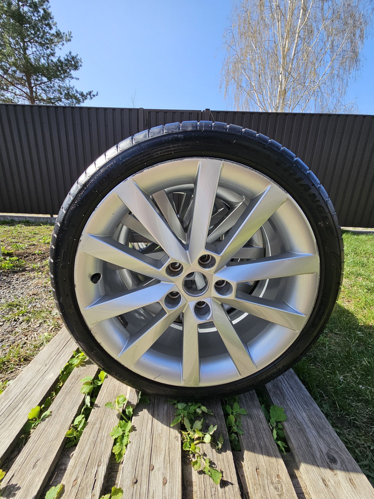 Оригінальні диски Alaris R18 Skoda Octavia A7FL з літньою гумою