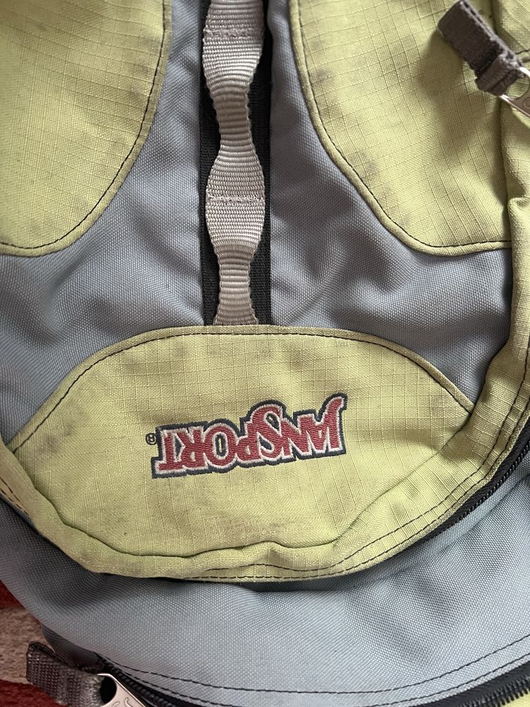 JanSport plecak z pokrowcem