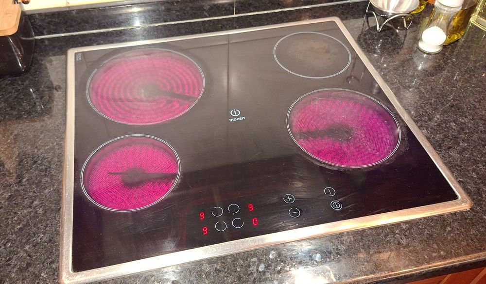 Placa vitroceramica Indesit TK 64 S (IX) semi-avariada