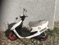 Mota Yamaha 50R AXIS com capacete