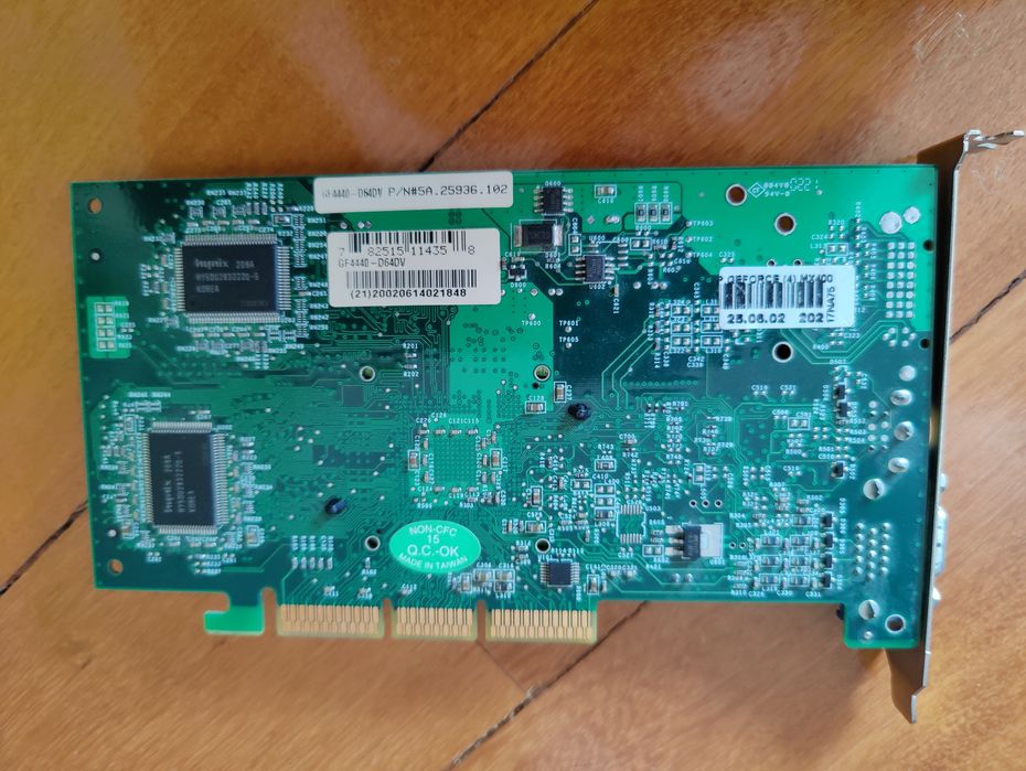 placa gráfica NVIDIA GeForce mx400 AGP