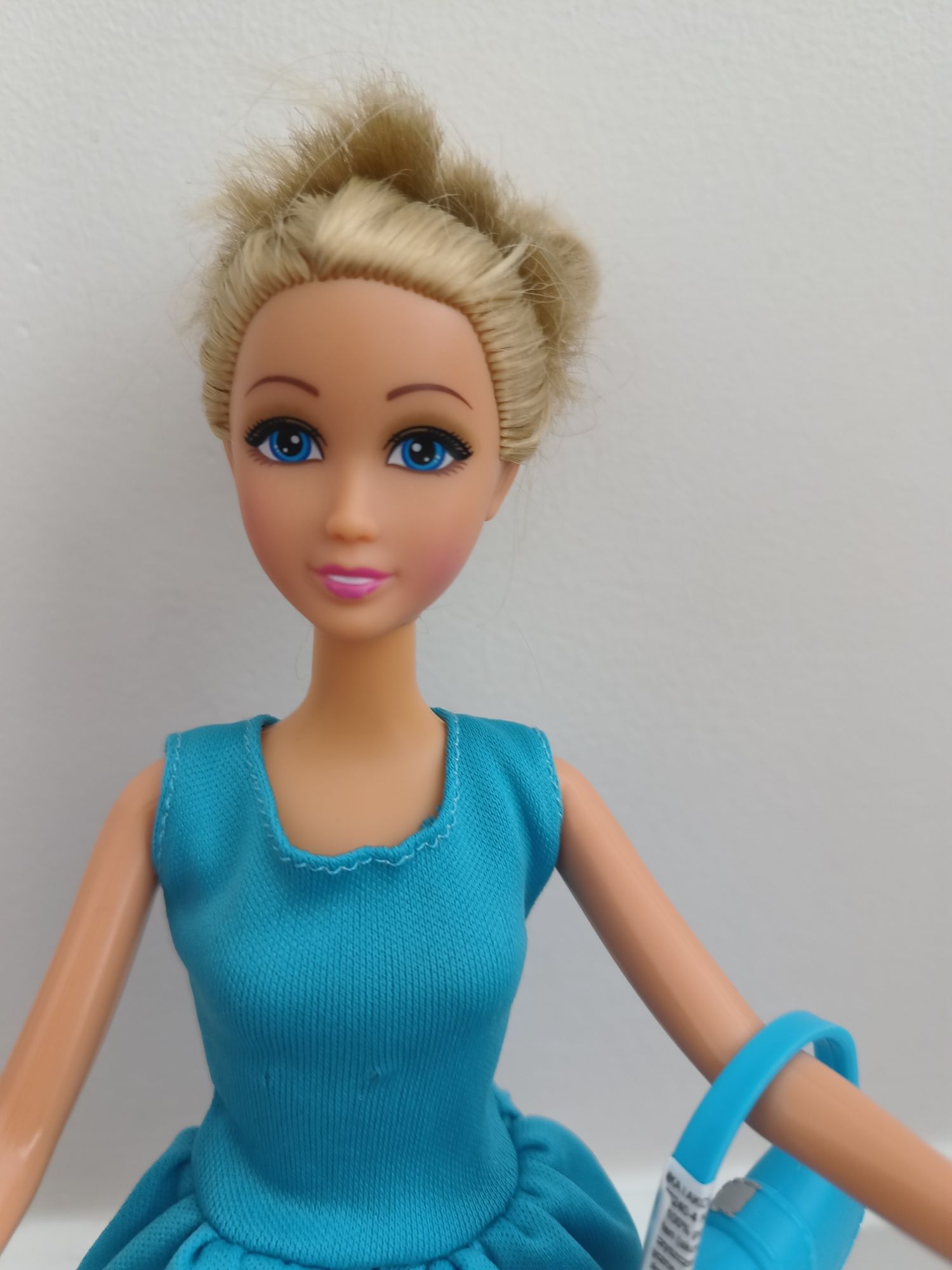 Lalka typu Barbie z dodatkami