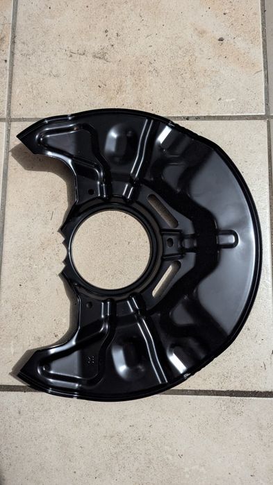 Щиток захисний правий передній , новий , Toyota avensis t25 2005