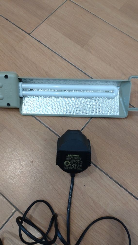Продам лампу настільну