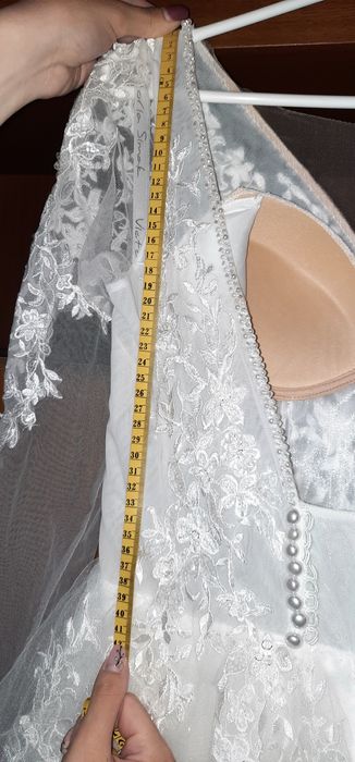 Весільна сукня .