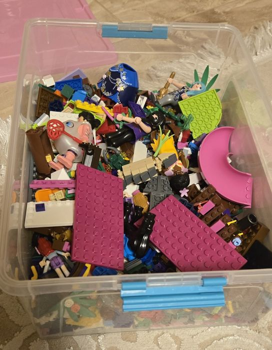 Продам оригінальні Lego Friends