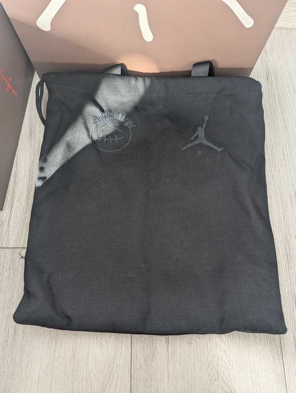 Travis Scott x JordanJumpman Red43