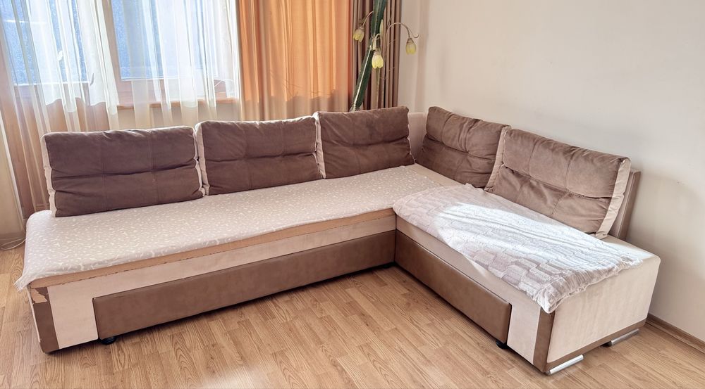 Кутовий диван, розкладний, з підйомним механізмом, журнальним столиком