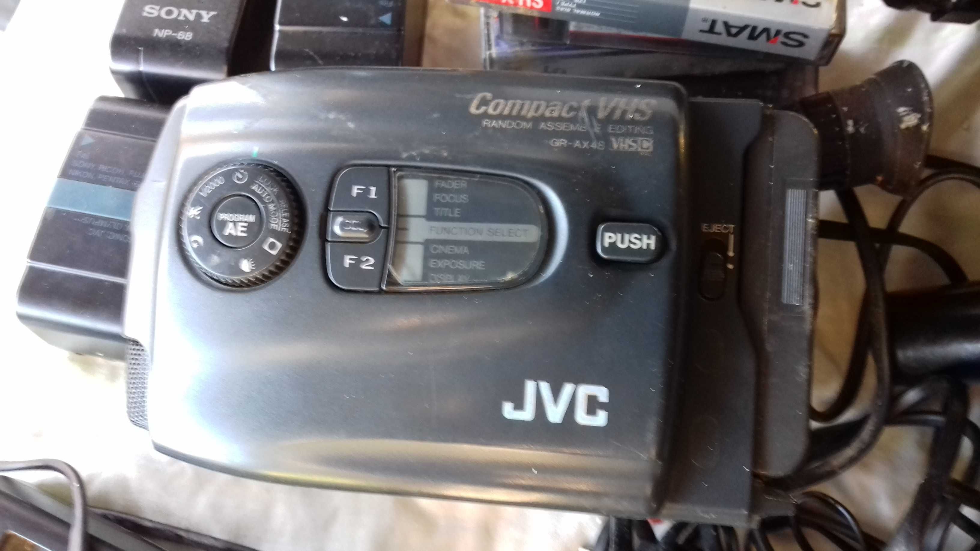 Câmera de vídeo JVC Compact VHS