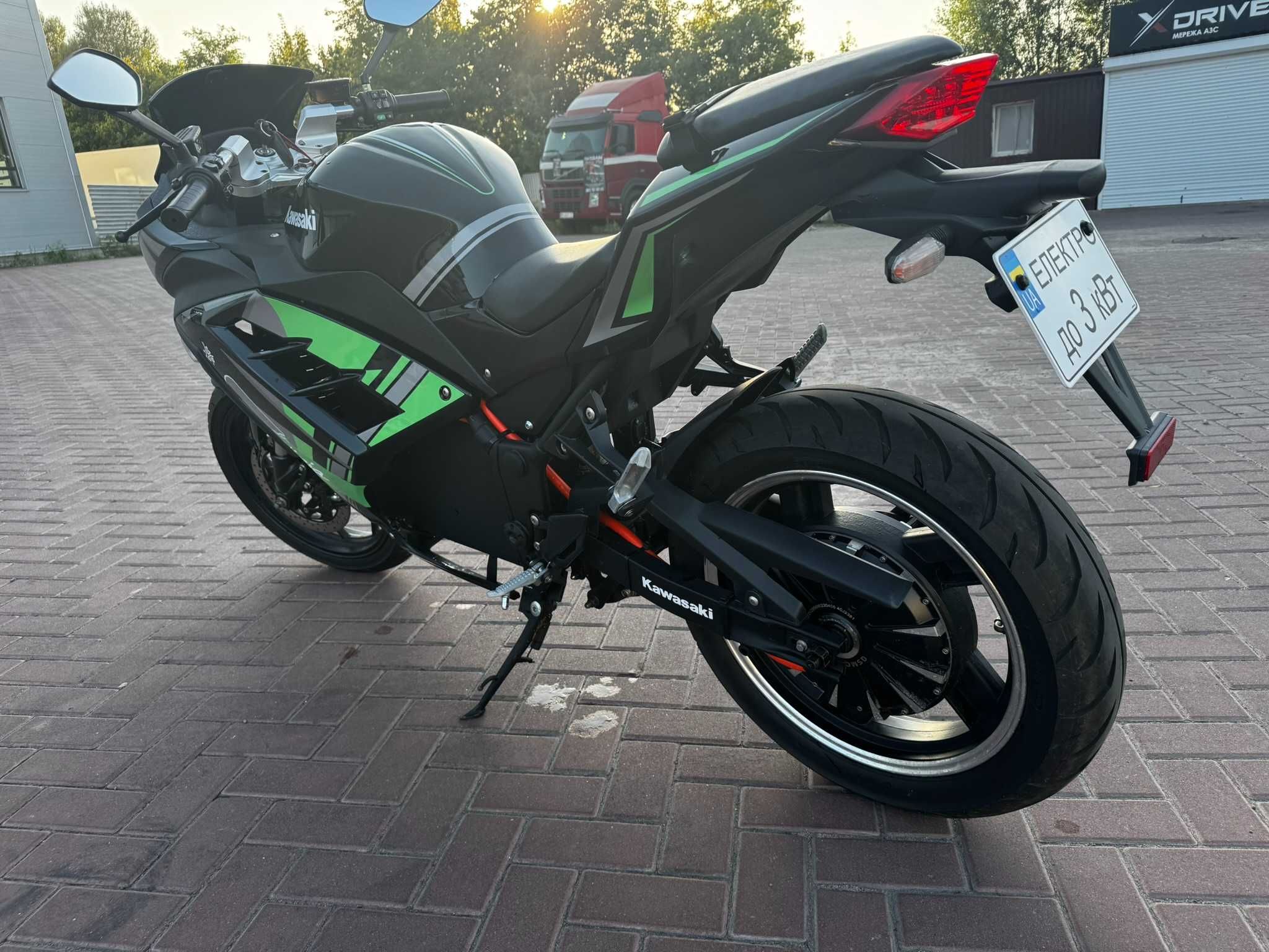 Електромотоцикл Kawasaki 2023 року