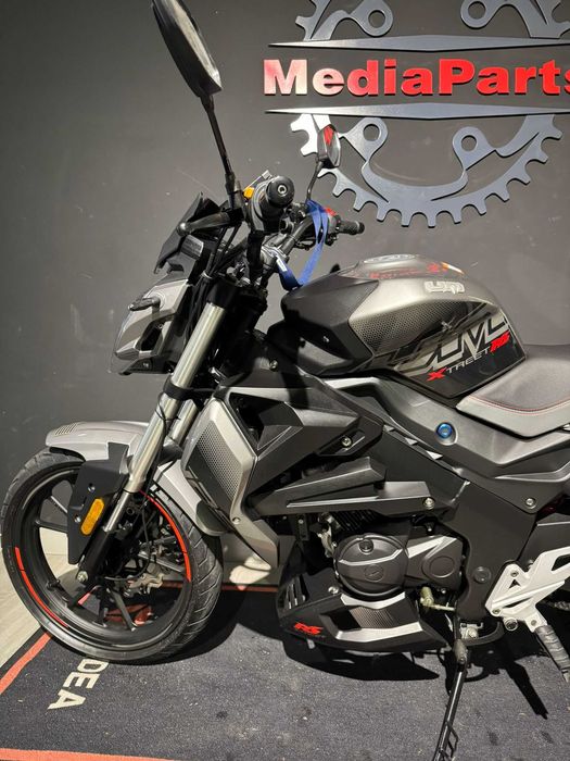 UM XTREET RS125 de 2022 com 2502 KMS