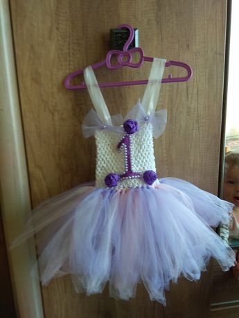 Плаття та пов'язочка для маленької принцеси.
