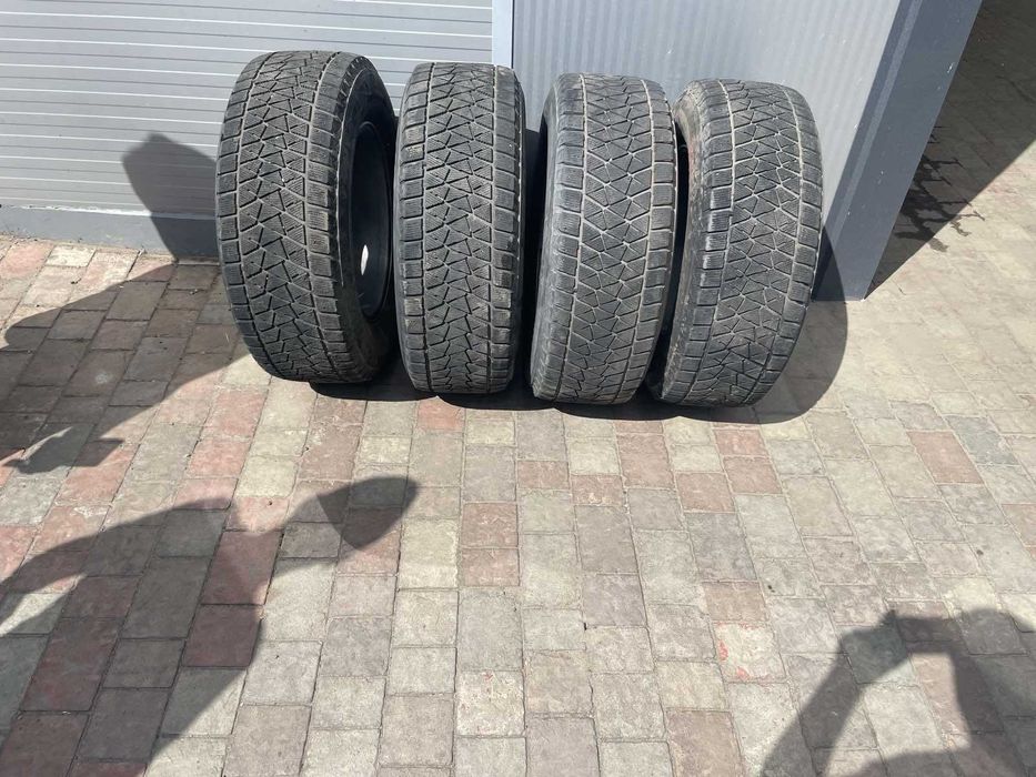 Шини Bridgestone blizzak 265/65 R17