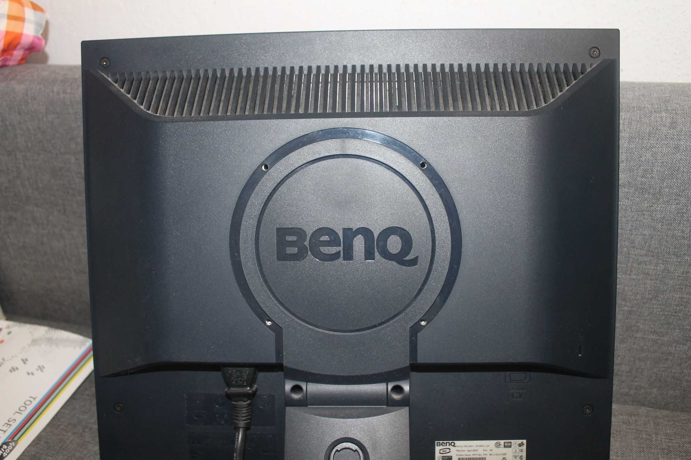 Monitor 17 cali BenQ FP71G+