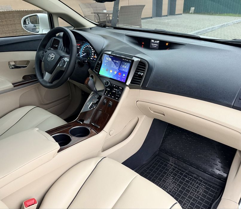 Продам свой любимый автомобиль Toyota Venza