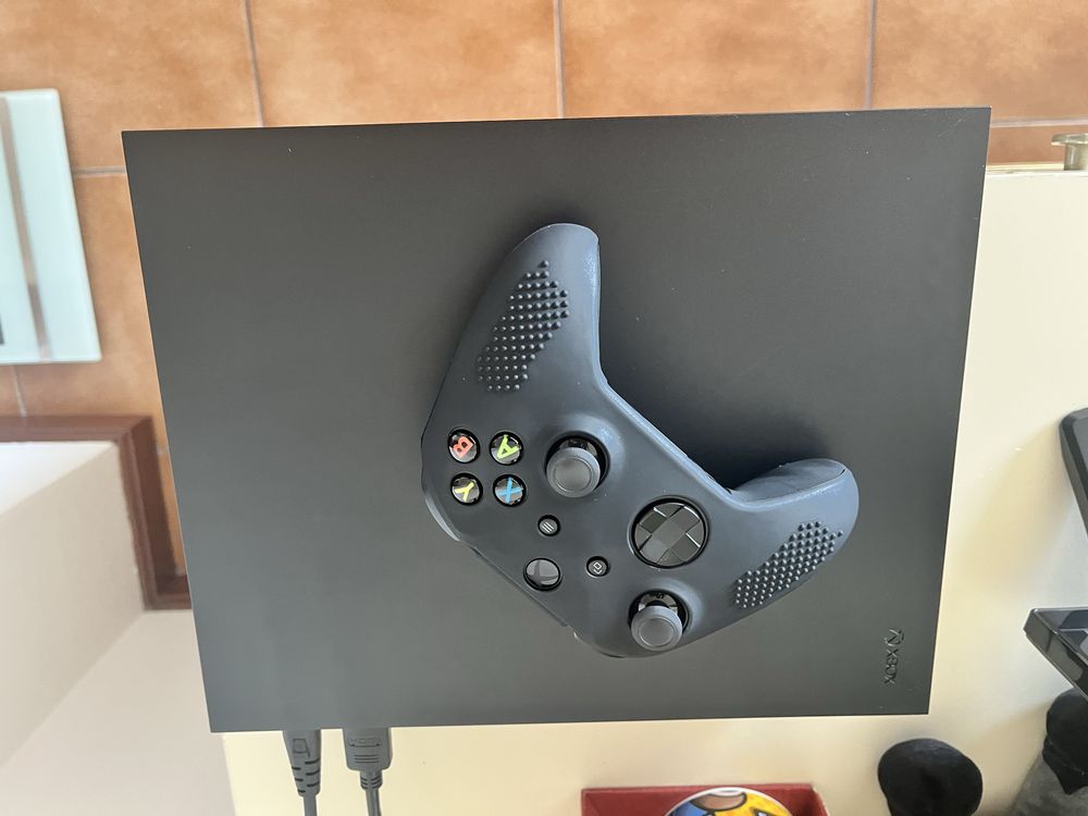 Xbox One X 1 TB