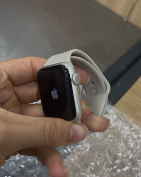 Apple Watch SE 2 44mm Starlight оригінал+ зарядка в комплекті