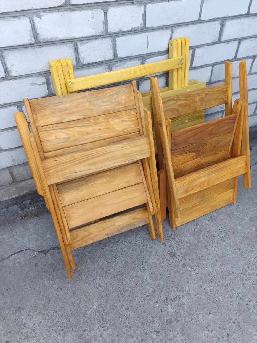 Розкладні стільці з дерева