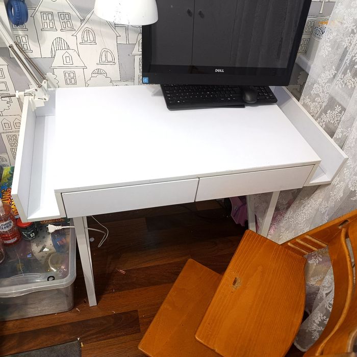 Biurko w stylu skandynawskim z krzesłem Stokke Tripp Trapp