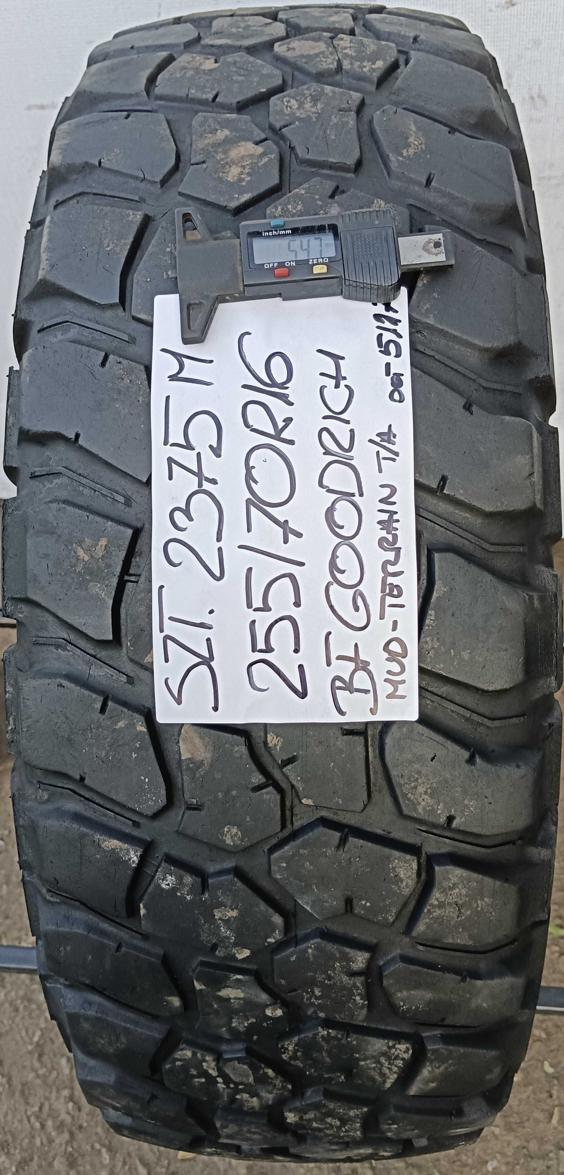 Szt2375M Sztuka 255/70R16 BFGoodRich Mud-Terrain T/A dot.5117