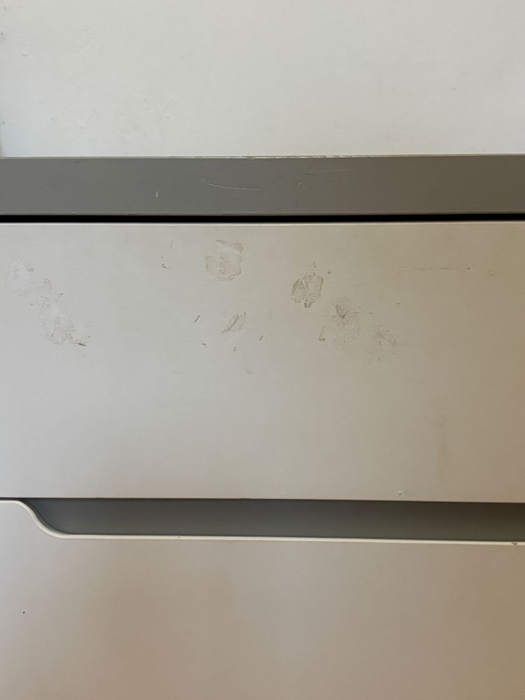 Mesa de cabeceira 2 gavetas cinza e branco (58x40x46cm)