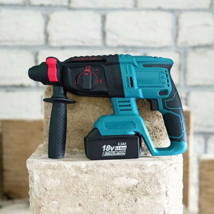 Перфоратор в чемодані надійний перф з двома акумами