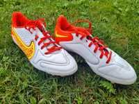 Buty piłkarskie Nike-Tiempo 40