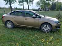 Opel Astra sedan IV J