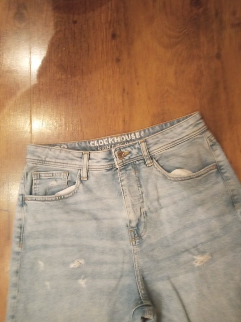 spodnie jeans z dziurami